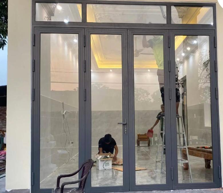 Thi công cửa nhôm xingfa 4 cánh mở quay giá rẻ tại Nam Định - Gọi ngay 0966 872 626 Thi công cửa nhôm xingfa 4 cánh mở quay giá rẻ tại Nam Định - Gọi ngay 0966 872 626