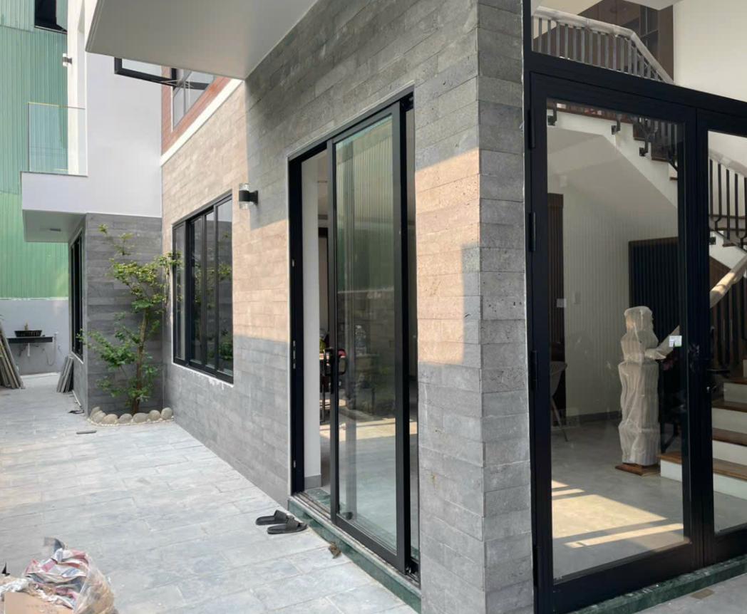Xưởng chuyên lắp đặt nhôm kính Nam Định Xưởng chuyên lắp đặt nhôm kính Nam Định
