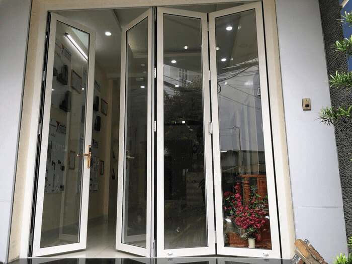 Lắp đặt cửa xếp trượt Xingfa nhập khẩu màu xám ghi tại Nam Định - Thợ giỏi 0966 872 626 Lắp đặt cửa xếp trượt Xingfa nhập khẩu màu xám ghi tại Nam Định - Thợ giỏi 0966 872 626